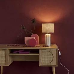 Lámpara de mesa interior cerámica pantalla efecto ratán