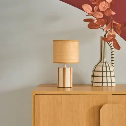 Lámpara de mesa interior cerámica pantalla de efecto de mimbre