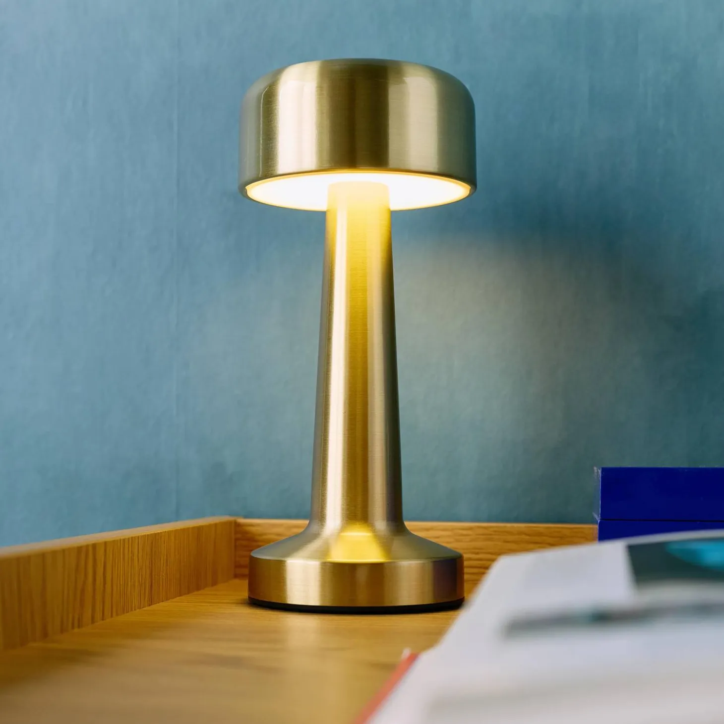 Lámpara de mesa LED recargable interior