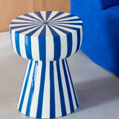 Mesa auxiliar de acero esmaltado con rayas