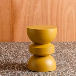 Mesa auxiliar de metal