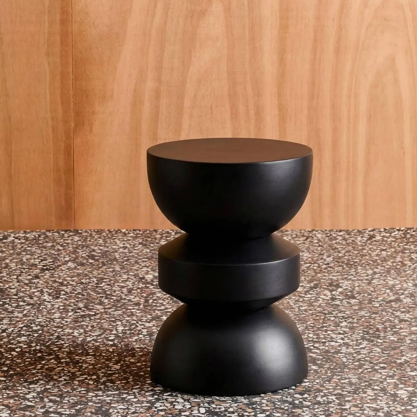 Mesa auxiliar de metal