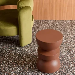 Mesa auxiliar de metal