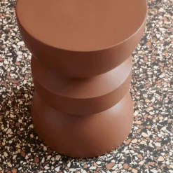 Mesa auxiliar de metal