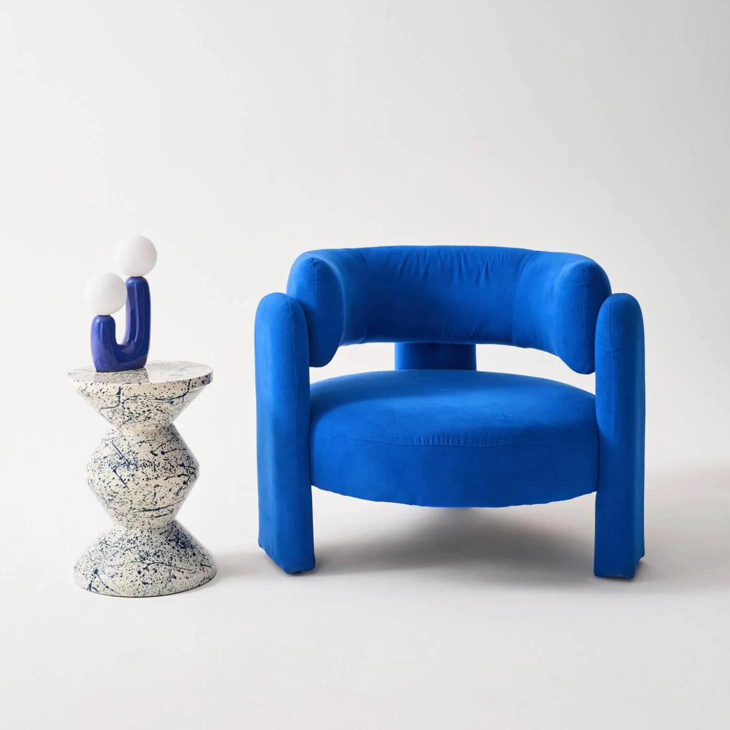 Mesa auxiliar, mesita de noche de acero esmaltado, diseño moteado