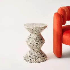 Mesa auxiliar, mesita de noche de acero esmaltado, diseño moteado