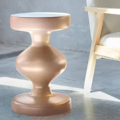 Mesa auxiliar o mesita de metal