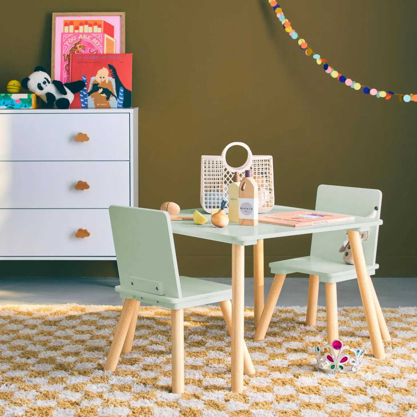 Mesa cuadrada infantil de madera de pino, 2 sillas