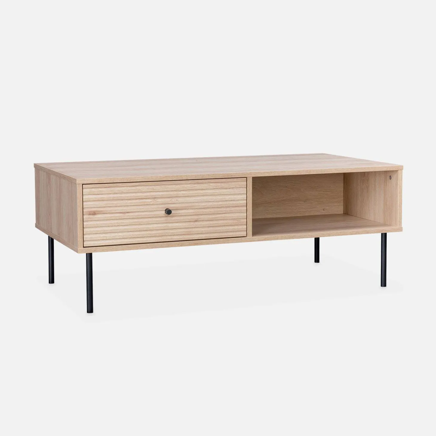 Mesa de centro con decoración de madera acanalada