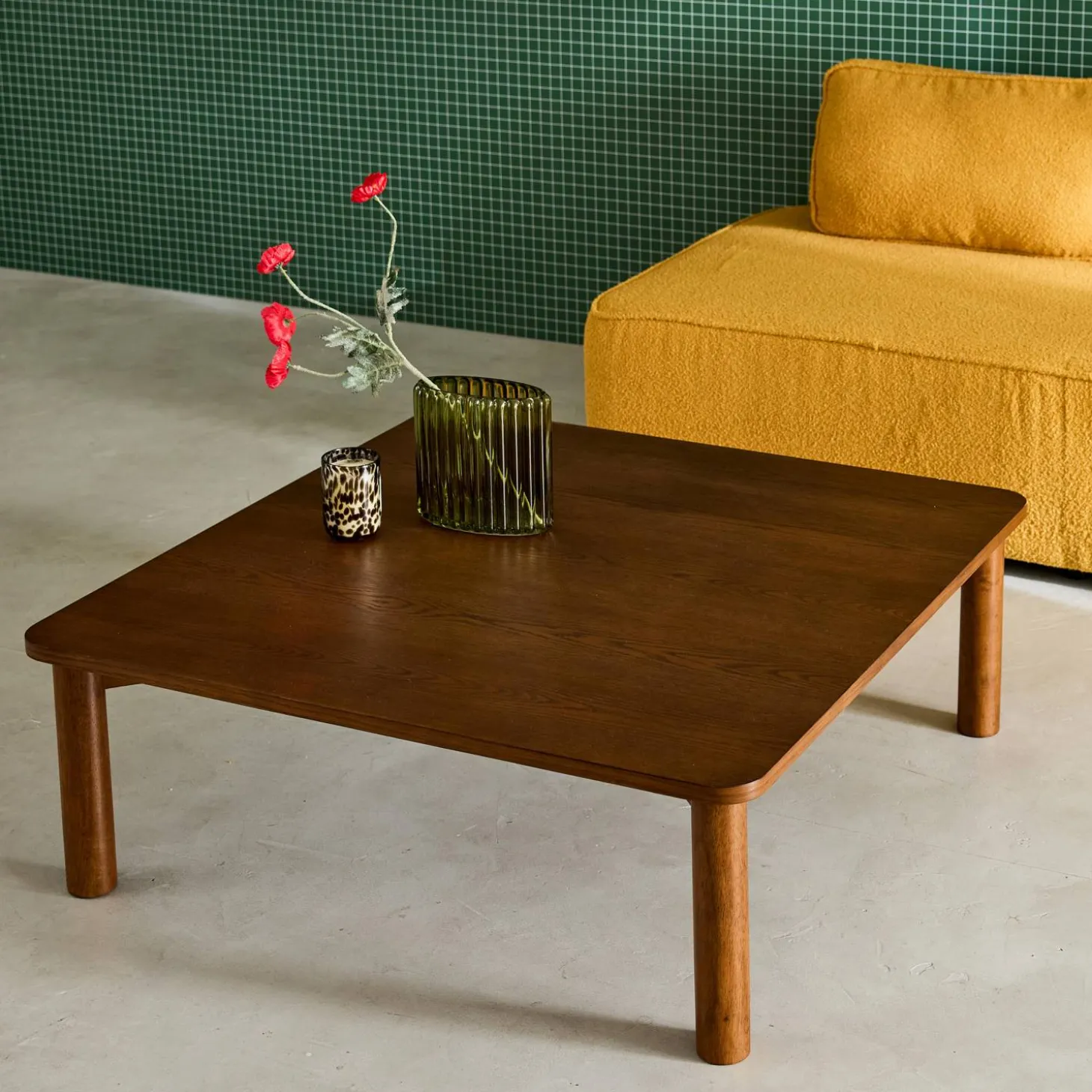 Mesa de centro cuadrada de madera de hevea con chapa de roble