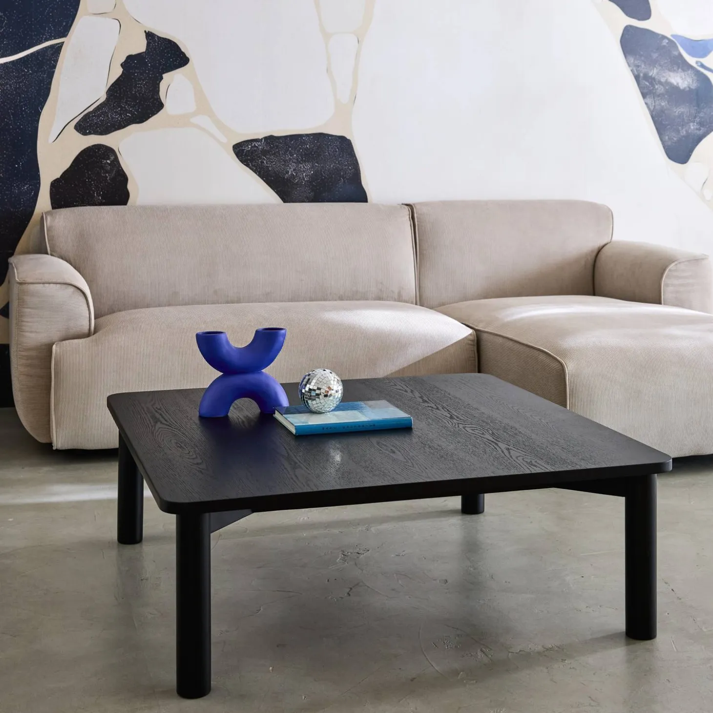 Mesa de centro cuadrada de madera de hevea con chapa de roble