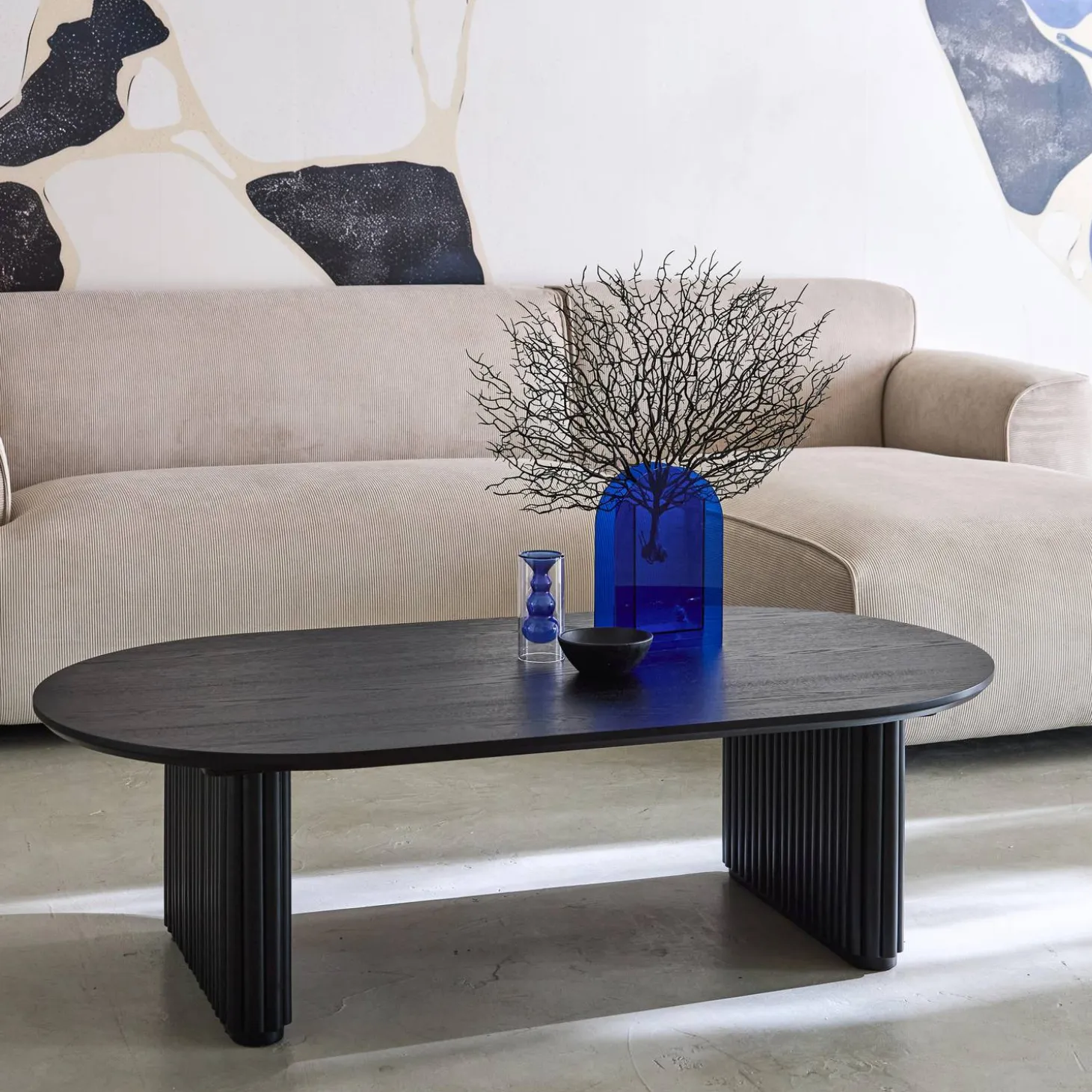Mesa de centro ovalada de madera de hevea con chapa de roble