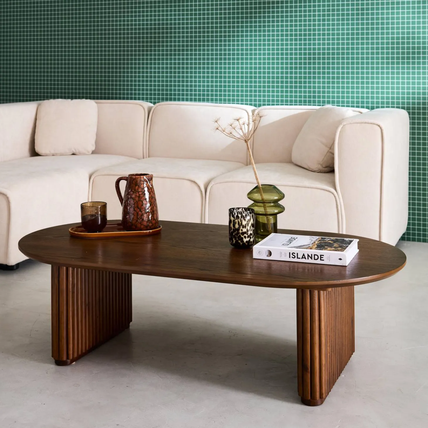 Mesa de centro ovalada de madera de hevea con chapa de roble