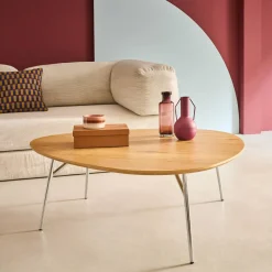 Mesa de centro ovalada patas cromadas y efecto madera