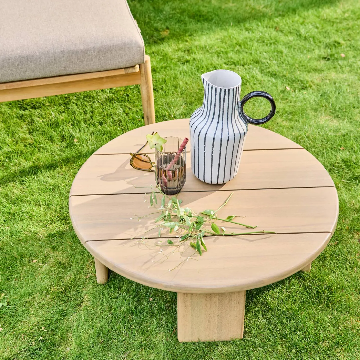Mesa de centro para jardín redonda de madera de acacia, 70cm