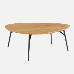 Mesa de centro triangular con patas de metal negras y efecto roble