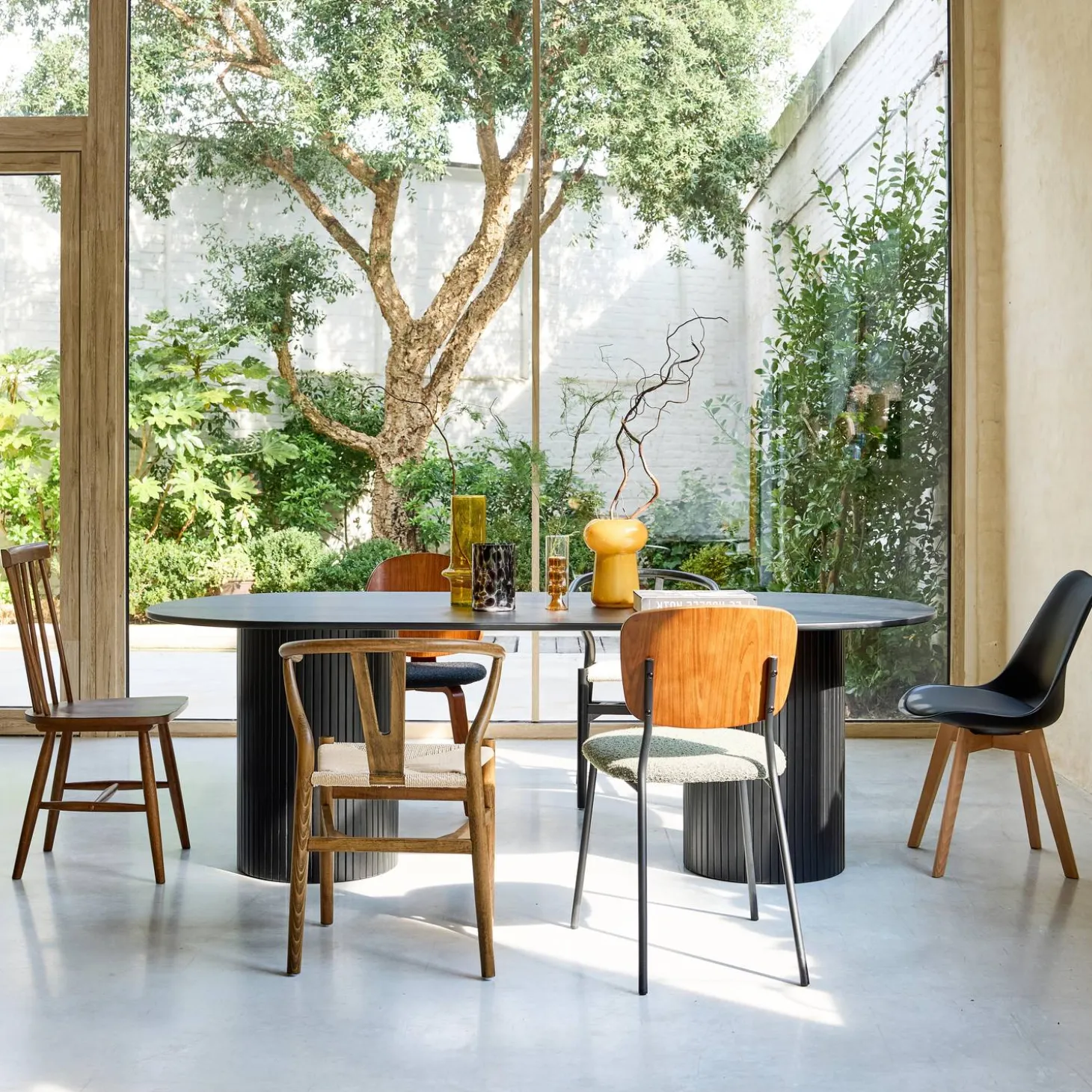Mesa de comedor de madera de hévea y chapado de roble, 8 plazas