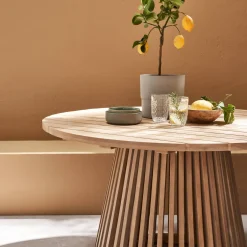 Mesa de comedor de madera interior/exterior de 4 plazas