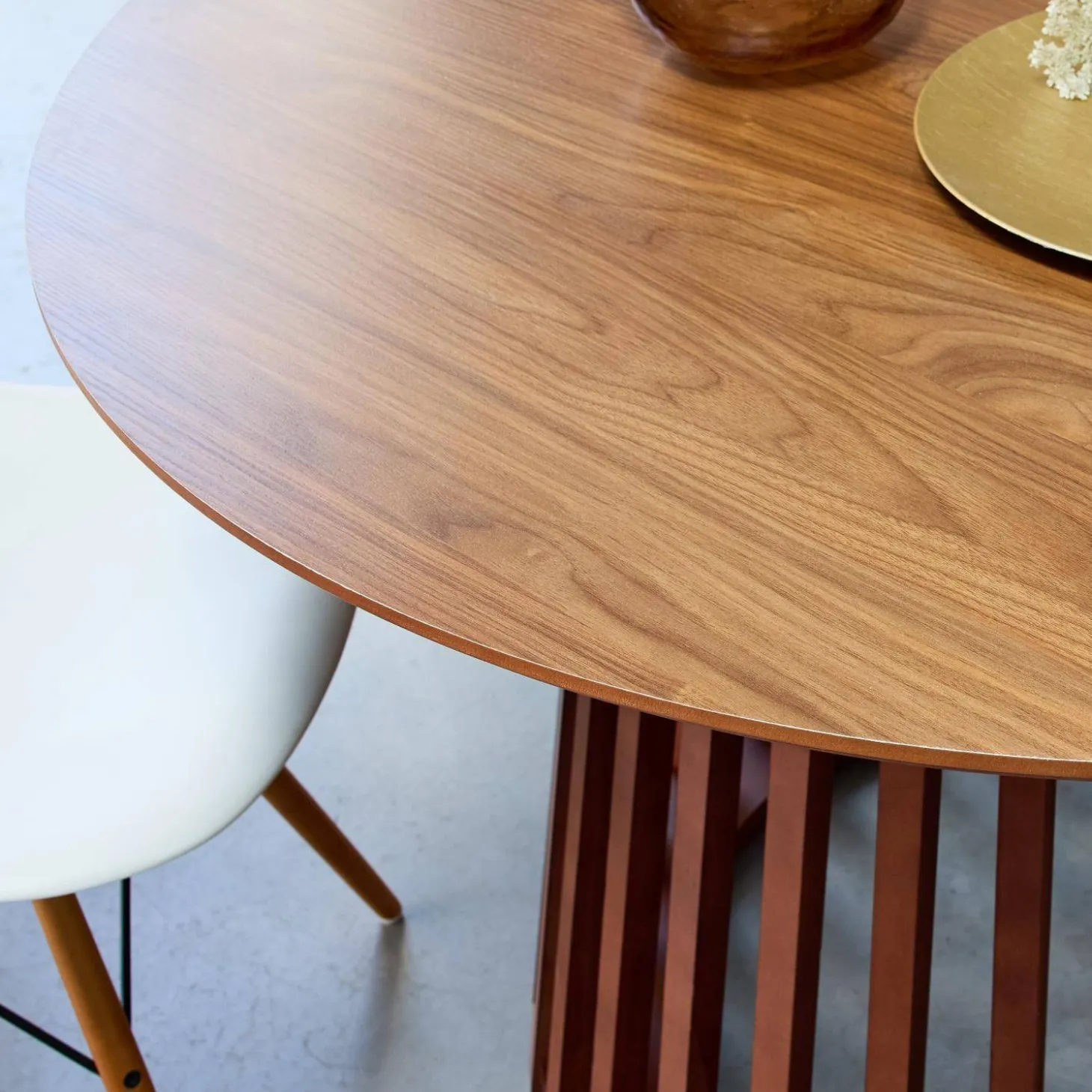 Mesa de comedor efecto madera de 4 plazas