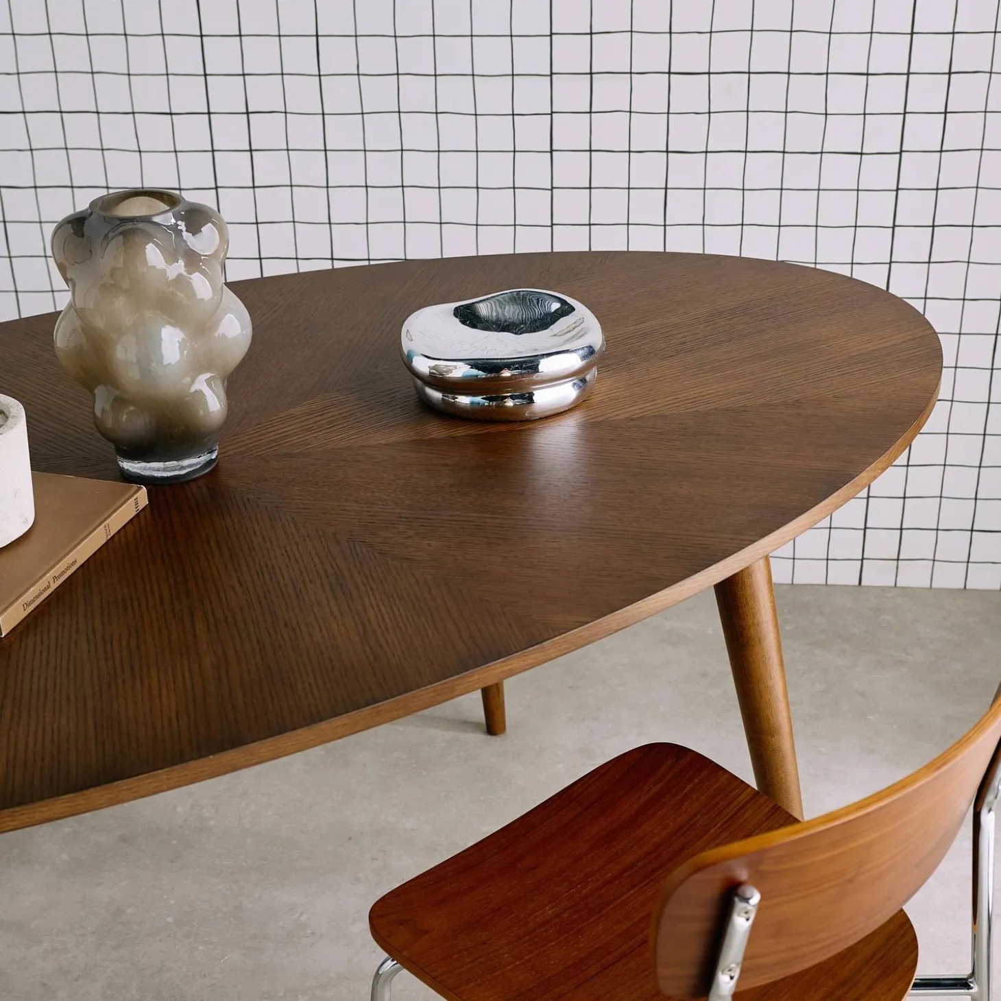 Mesa de comedor ovalada de madera de hevea y chapa de roble para 6 personas
