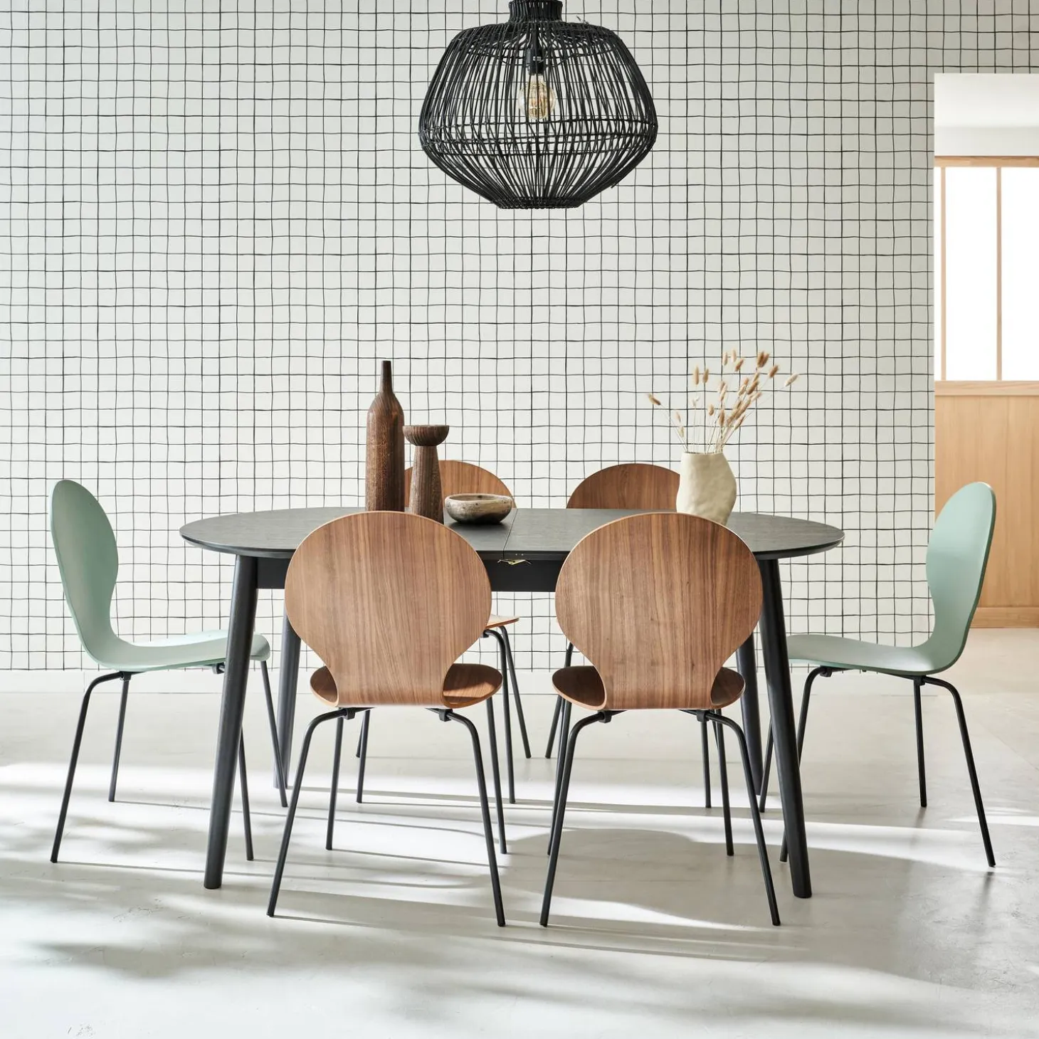 Mesa de comedor ovalada y extensible de 6 a 8 plazas