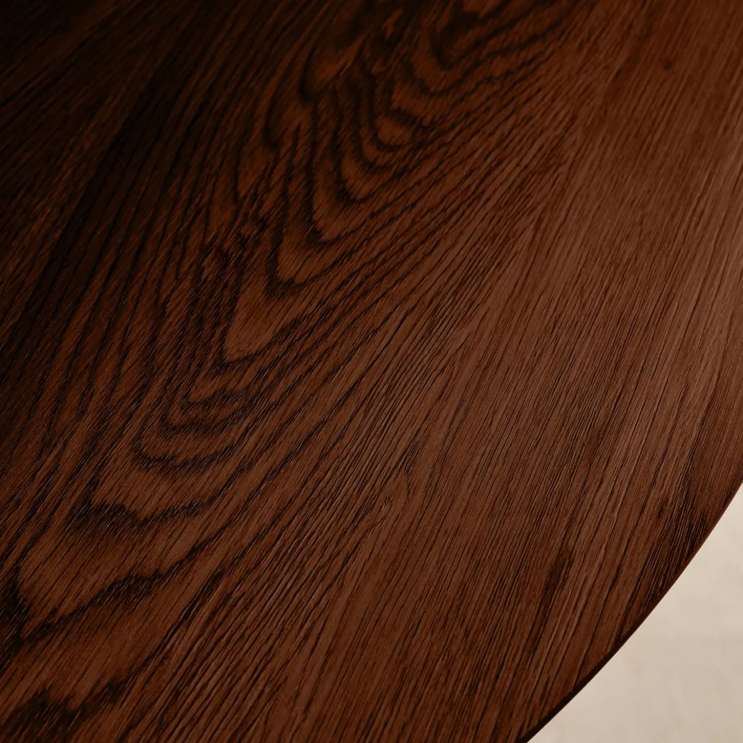 Mesa de comedor redonda efecto madera con patas de metal negro, 4 plazas