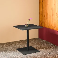 Mesa de jardín bistró cuadrada de acero, 2 plazas