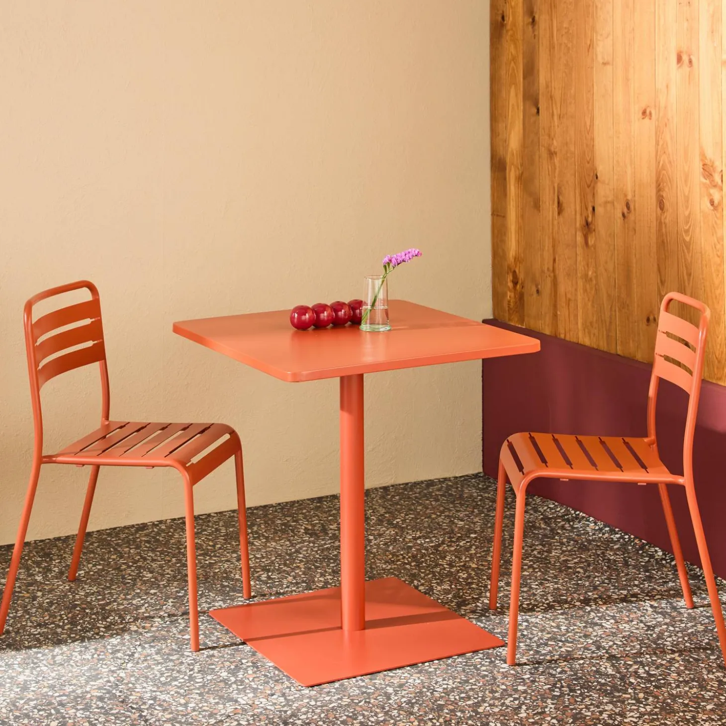 Mesa de jardín bistró cuadrada de acero con 2 sillas