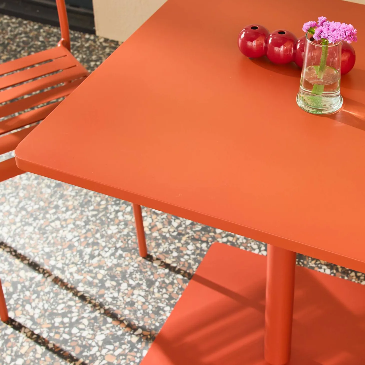 Mesa de jardín bistró cuadrada de acero con 2 sillas