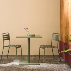 Mesa de jardín bistró cuadrada de acero con 2 sillas
