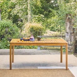 Mesa de jardín de acacia con esquinas redondeadas, 8 plazas