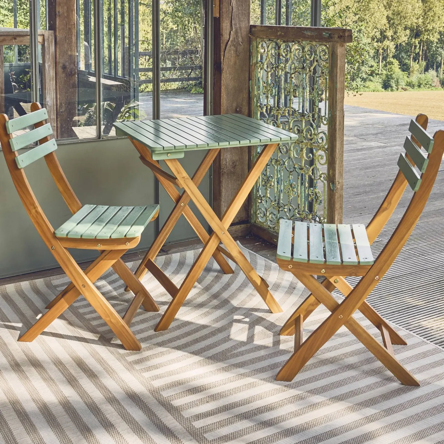 Mesa de jardín de madera de acacia con 2 sillas plegables
