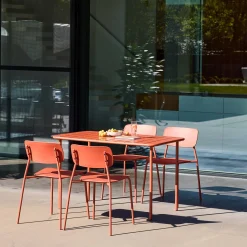 Mesa de jardín de metal con 4 sillas