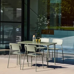 Mesa de jardín de metal con 4 sillas