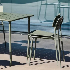 Mesa de jardín de metal con 4 sillas