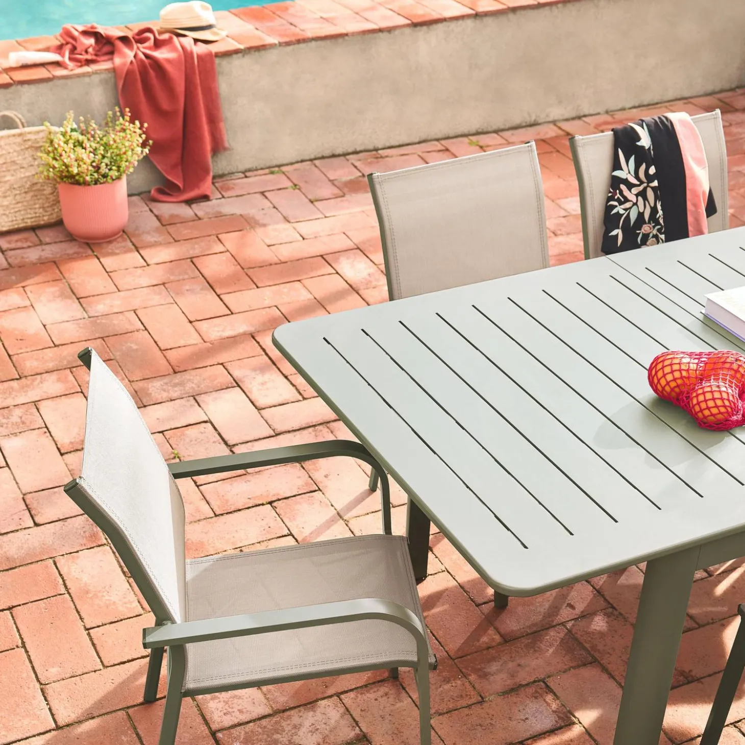 Mesa de jardín extensible de aluminio con 8 sillas