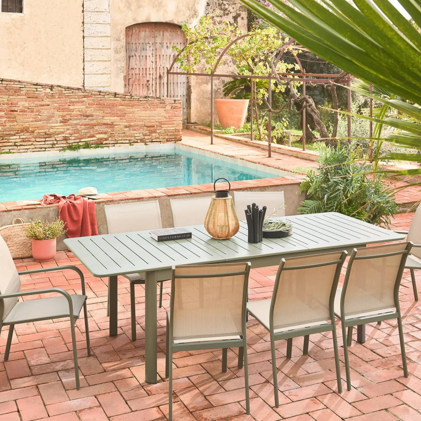 Mesa de jardín extensible de aluminio con 8 sillas