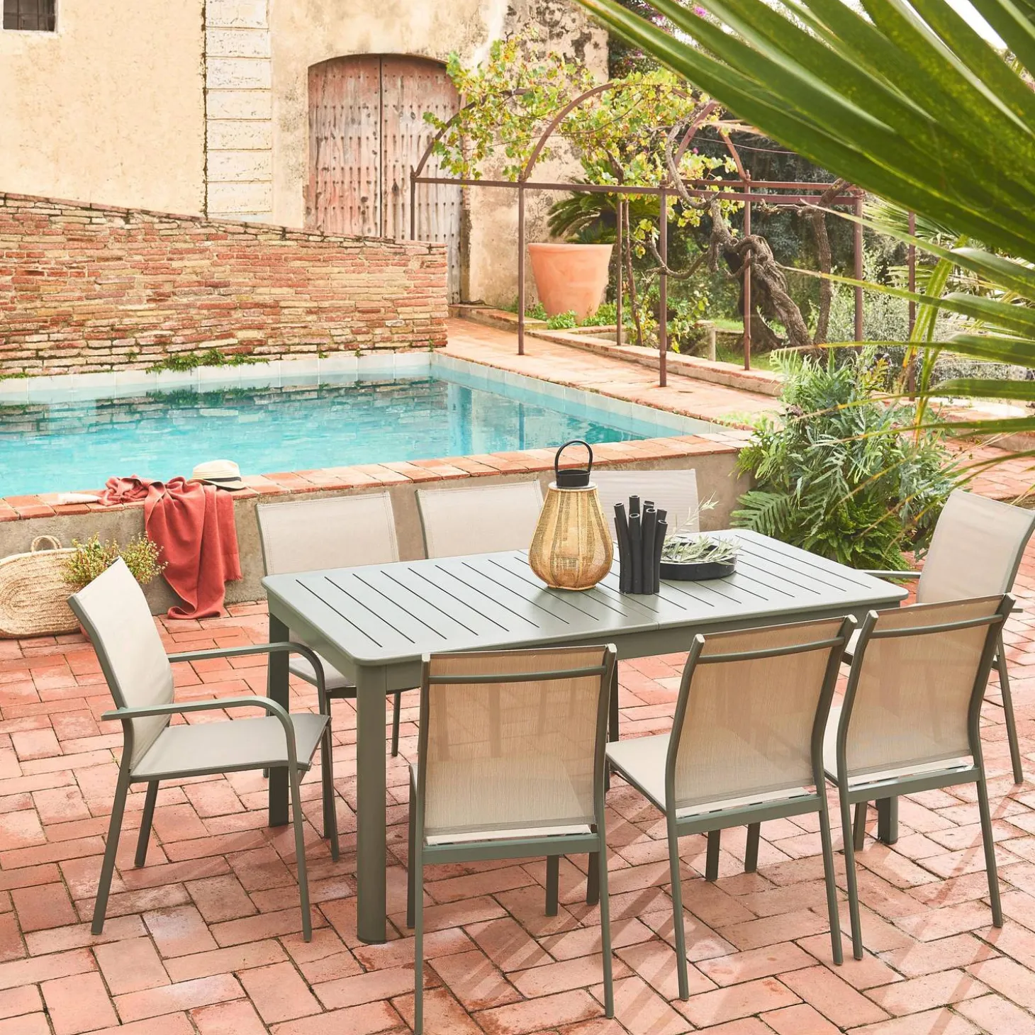 Mesa de jardín extensible de aluminio con 8 sillas