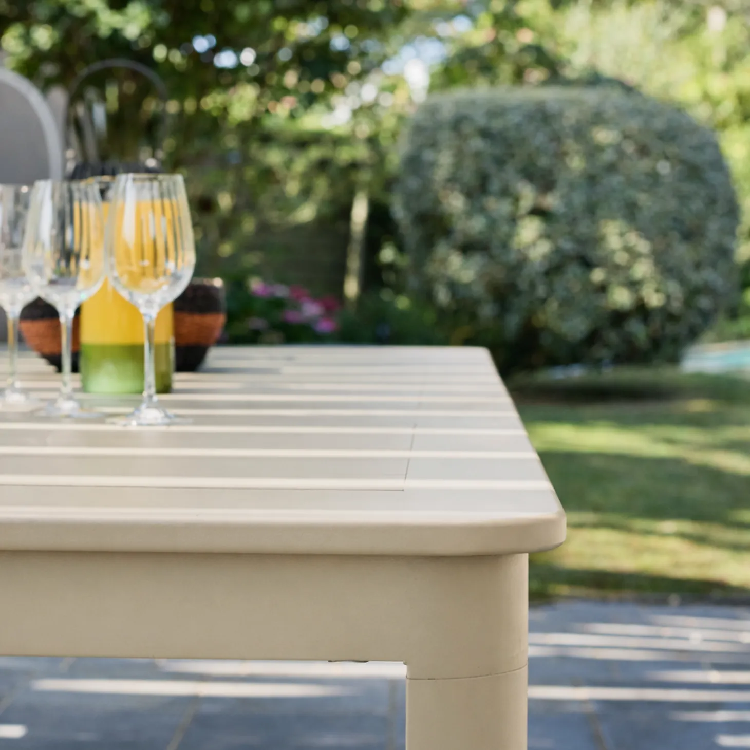 Mesa de jardín extensible de aluminio, 12 a 14 plazas