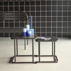 Mesa nido bistró cuadrada para exterior en acero