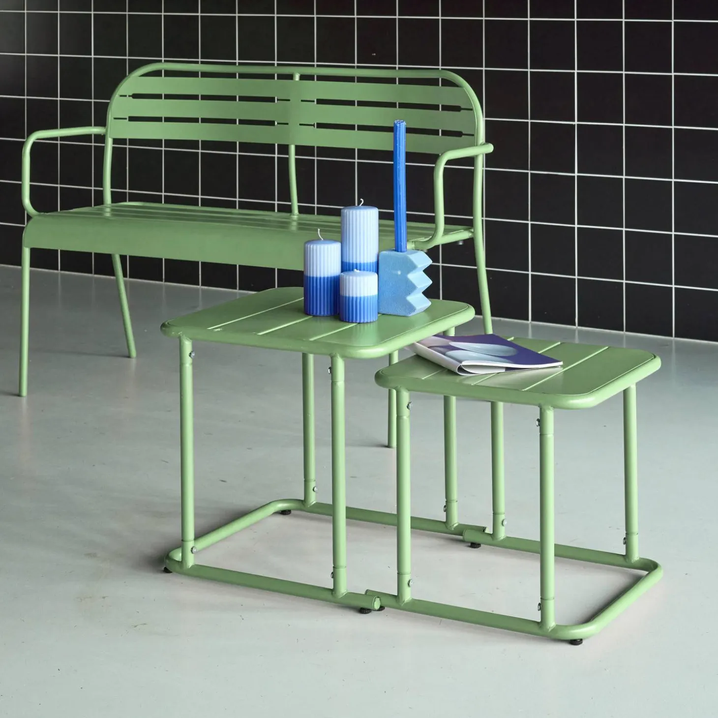 Mesa nido bistró cuadrada para exterior en acero
