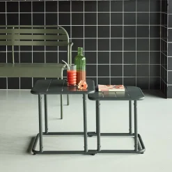 Mesa nido bistró cuadrada para exterior en acero