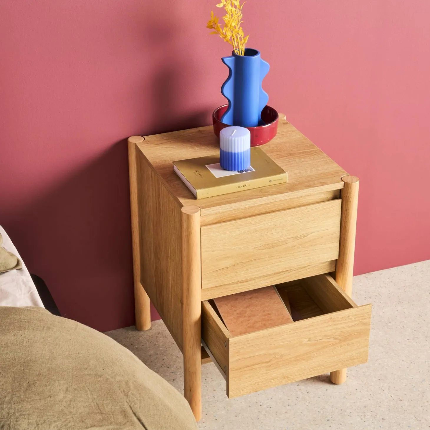 Mesita con decoración madera y 2 cajones, set de 2