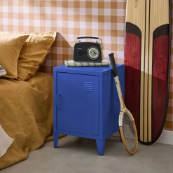 Mesita de estilo industrial con 1 puerta