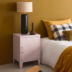 Mesita de estilo industrial con 1 puerta