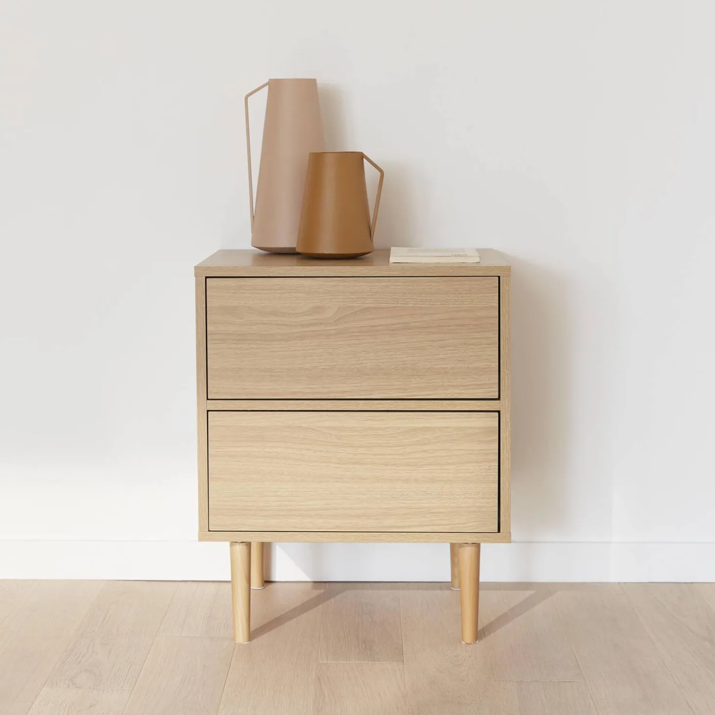 Mesita de noche con efecto madera natural