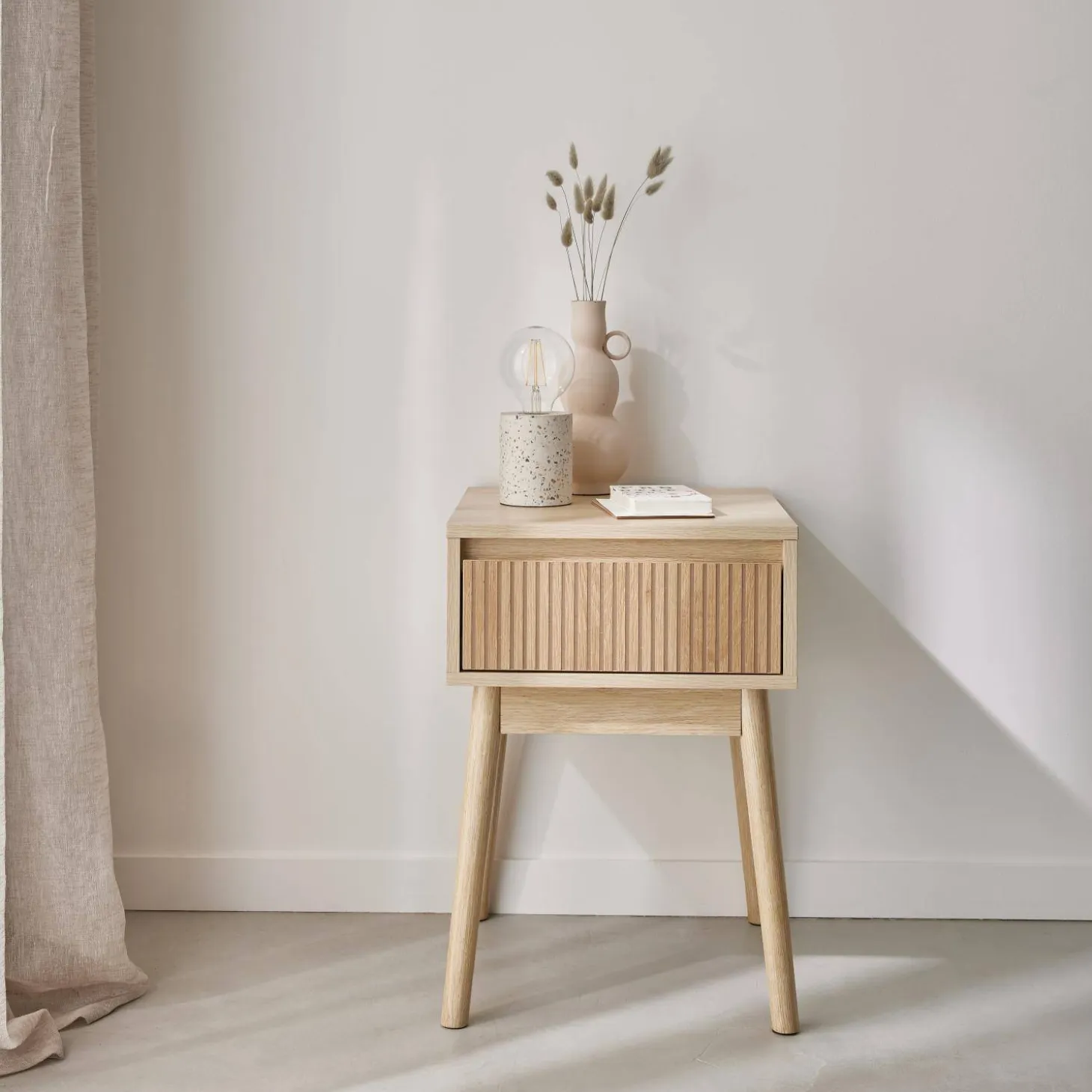 Mesita de noche con efecto madera, 1 cajón