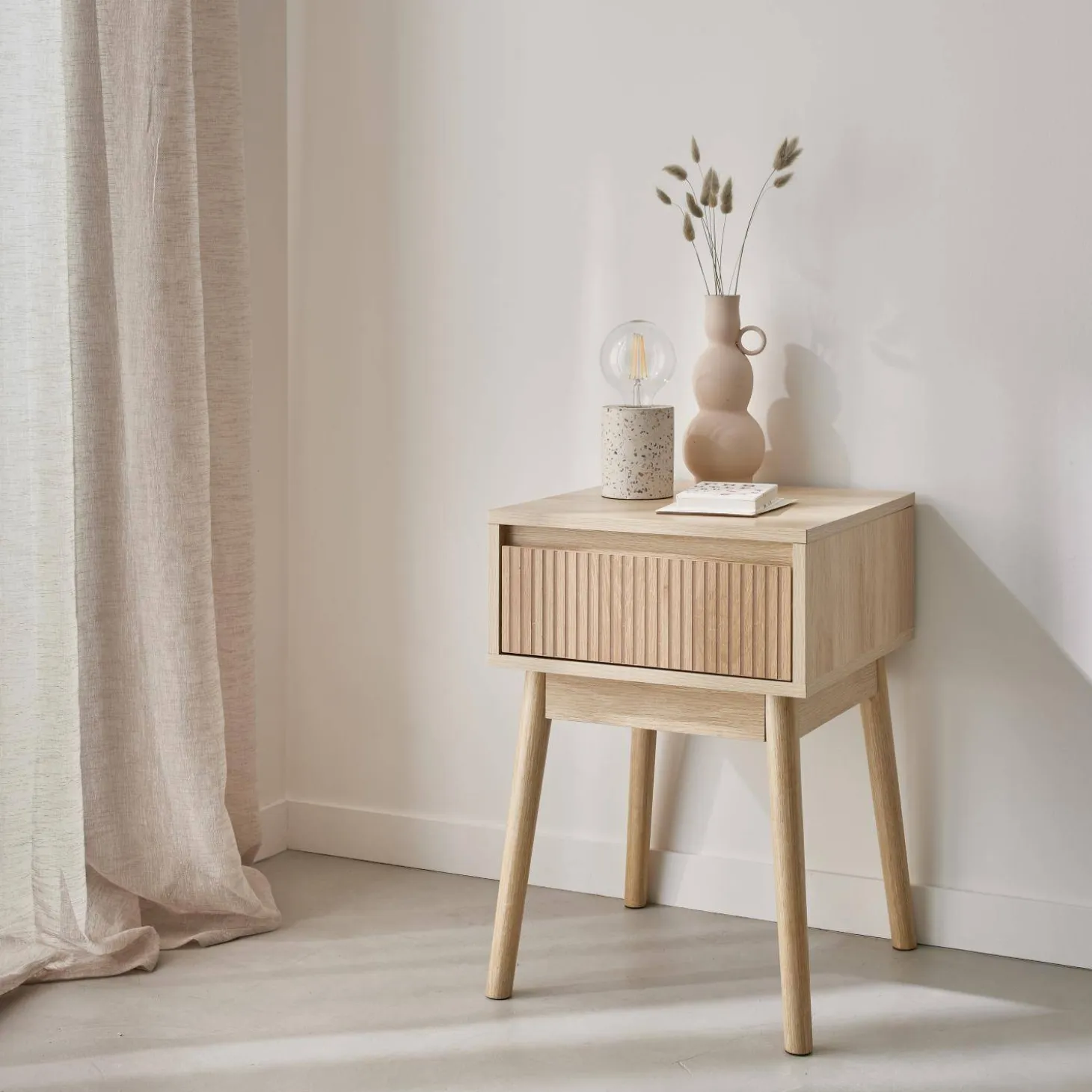 Mesita de noche con efecto madera, 1 cajón