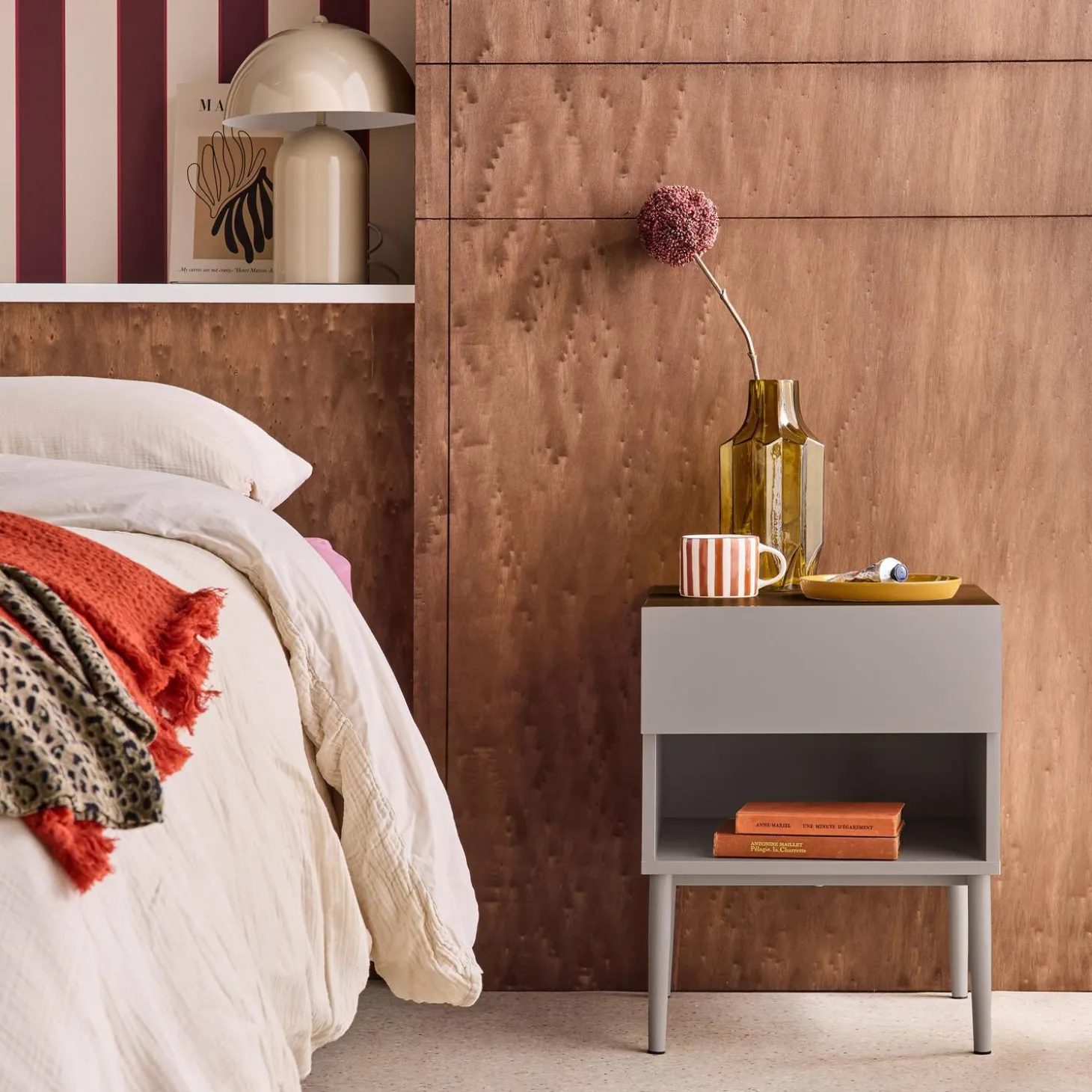 Mesita de noche de metal y decoración de madera 1 cajón