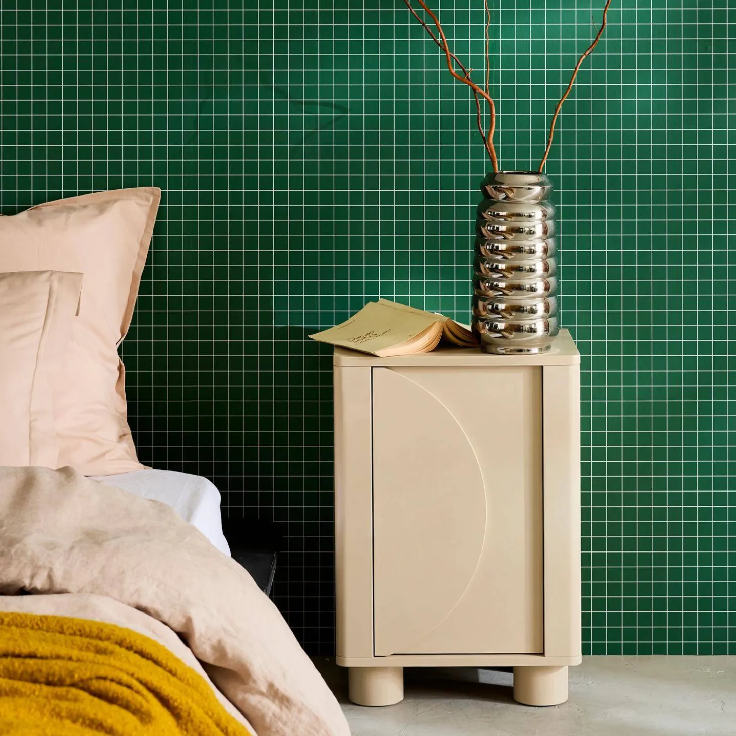 Mesita de noche efecto madera de mango con 1 puerta reversible, set de 2